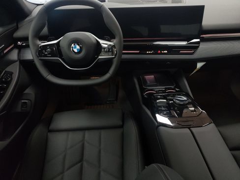 Used 2026 BMW 530i xDrive AWD/4WD image 24