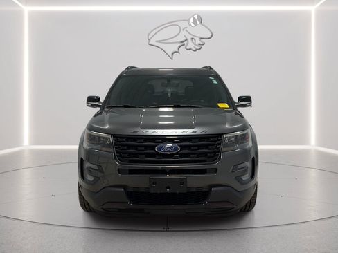 Used 2017 Ford Explorer Sport w/ Equipment Group 401A AWD/4WD image 8