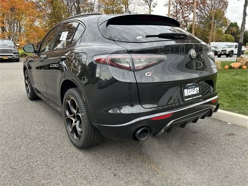 New 2025 Alfa Romeo Stelvio Sprint image 6