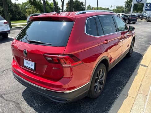 Used 2023 Volkswagen Tiguan SE AWD/4WD image 6
