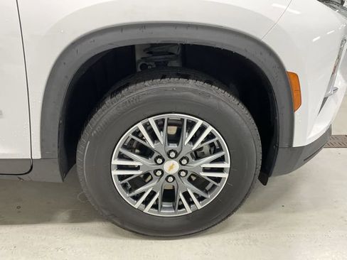 Certified 2025 Chevrolet Traverse LT image 14