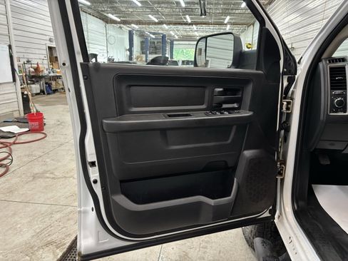 Used 2018 RAM 3500 Tradesman w/ Snow Chief Group image 7