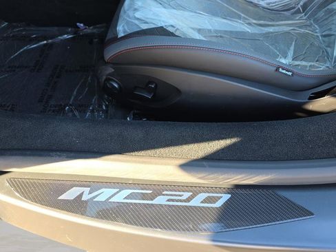 Used 2023 Maserati MC20 Spyder image 19