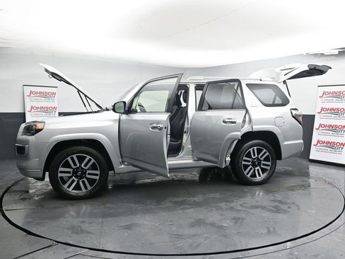 Used 2022 Toyota 4Runner Limited image 44