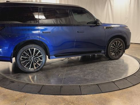 Used 2025 INFINITI QX80 Autograph image 2