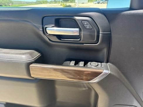 Used 2021 Chevrolet Silverado 1500 LT AWD/4WD image 13