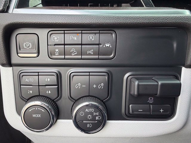 Used 2025 Chevrolet Tahoe Premier w/ Sun And Tow Package AWD/4WD image 26