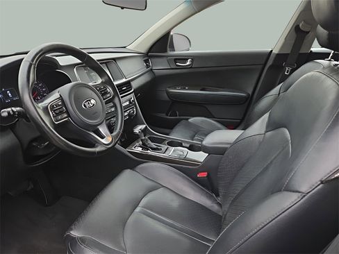 Used 2017 Kia Optima EX image 9