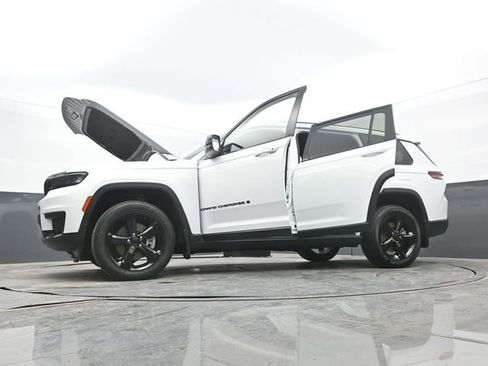 Used 2023 Jeep Grand Cherokee L Laredo image 67