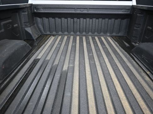 Used 2022 GMC Sierra 2500 SLT w/ SLT Preferred Package image 22