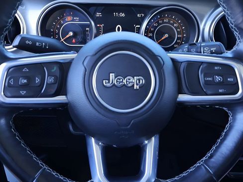 Used 2021 Jeep Wrangler Unlimited Sahara AWD/4WD image 18