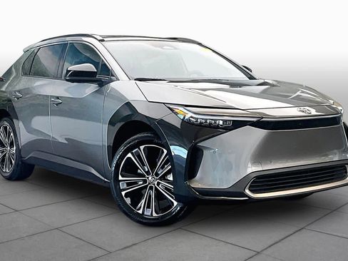 Used 2024 Toyota bZ4X AWD w/ Weather Package image 2
