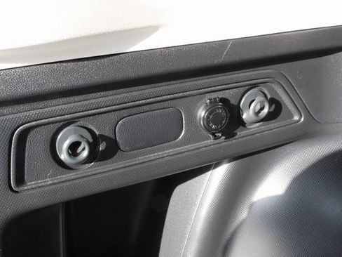 Used 2019 Subaru Forester Premium image 11