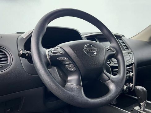 Used 2019 Nissan Pathfinder S image 57