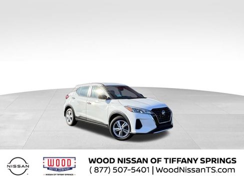 Used 2025 Nissan Kicks Play S image 1