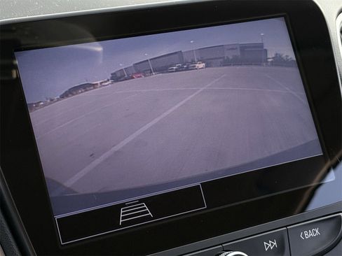 Used 2021 Chevrolet Malibu LS image 17