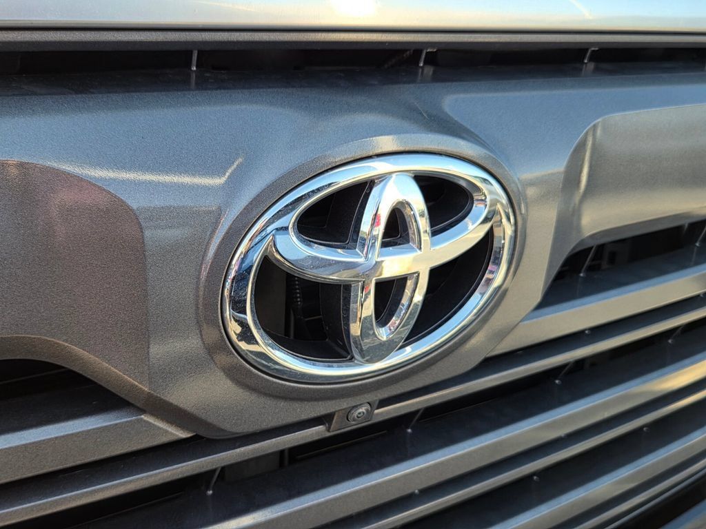 Used 2023 Toyota Tundra Limited AWD/4WD image 2