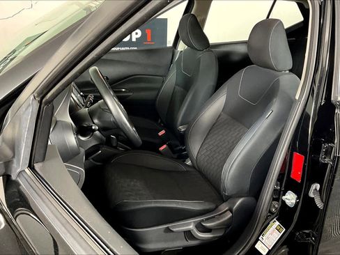 Used 2022 Nissan Kicks S FWD image 8