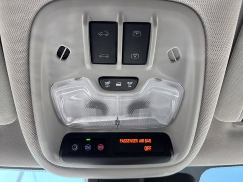 Used 2025 Chevrolet TrailBlazer LT w/ Convenience Package FWD image 31