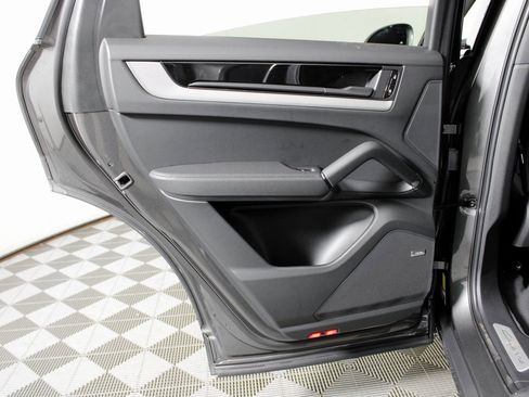 New 2026 Porsche Cayenne Coupe image 33