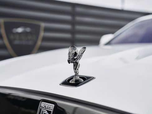 Used 2025 Rolls-Royce Ghost Black Badge image 8