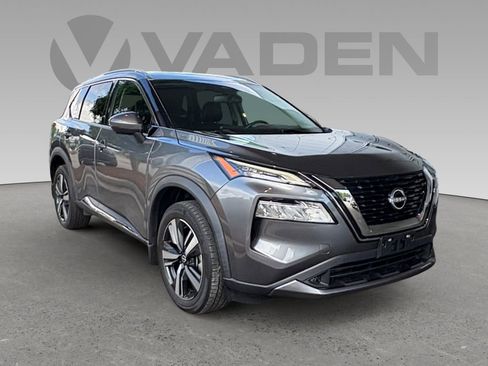 Used 2022 Nissan Rogue SL image 1