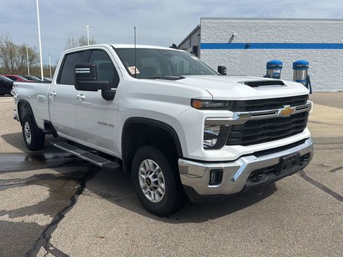 Used 2025 Chevrolet Silverado 2500 LT w/ Convenience Package image 7