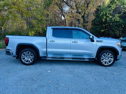 Used 2019 GMC Sierra 1500 SLT w/ SLT Premium Plus Package image 4