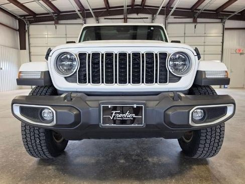 Used 2024 Jeep Wrangler Unlimited Sahara AWD/4WD image 8