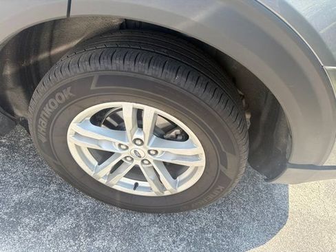 Used 2023 Ford Explorer XLT w/ Equipment Group 202A AWD/4WD image 8