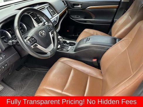 Used 2019 Toyota Highlander Limited Platinum AWD/4WD image 28