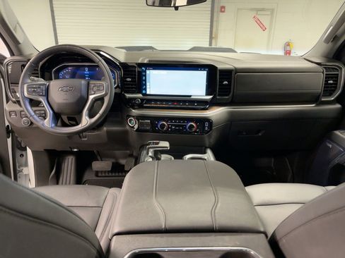 Used 2024 Chevrolet Silverado 1500 LT Trail Boss w/ LT Trail Boss Premium Package image 14