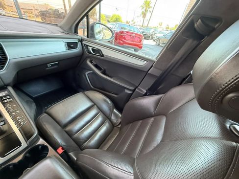 Used 2016 Porsche Macan Turbo AWD/4WD image 46