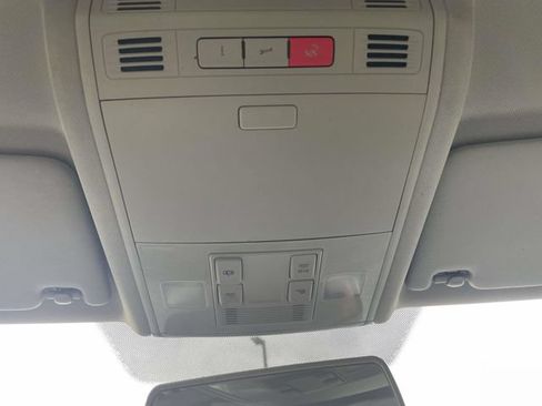 Used 2017 Volkswagen Golf S FWD image 33