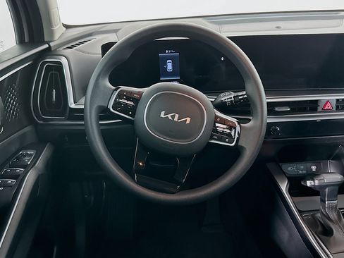 Used 2025 Kia Sorento LX FWD image 18