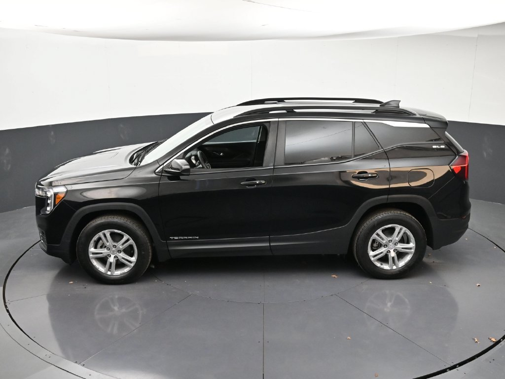 Used 2023 GMC Terrain SLE w/ Driver Convenience Package AWD/4WD image 17