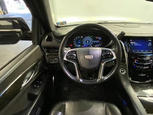 Used 2017 Cadillac Escalade Platinum AWD/4WD image 33