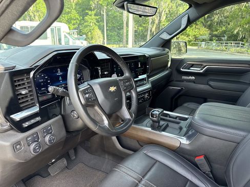 Used 2024 Chevrolet Silverado 1500 High Country w/ Technology Package image 21