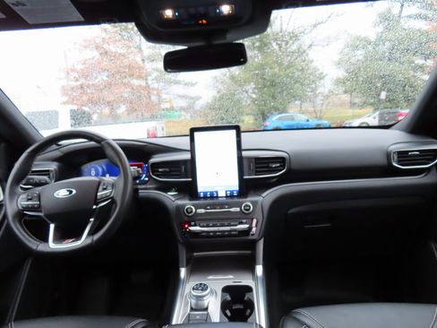 Used 2020 Ford Explorer ST w/ ST Street Pack image 16