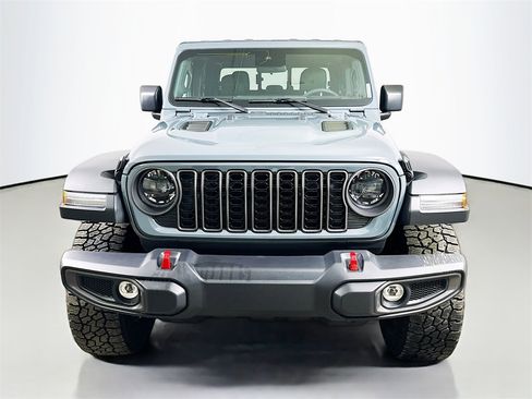 Used 2024 Jeep Gladiator Rubicon w/ Convenience Group image 2