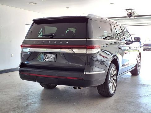Used 2024 Lincoln Navigator L Reserve AWD/4WD image 17