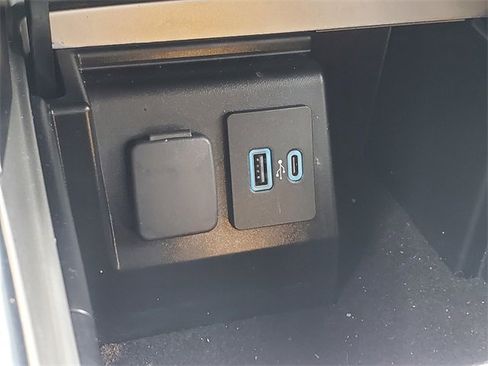 Certified 2023 Ford Explorer XLT w/ Equipment Group 202A image 22