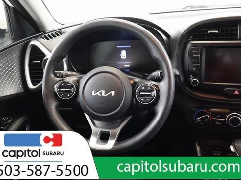 Used 2023 Kia Soul LX w/ LX Technology Package FWD image 15