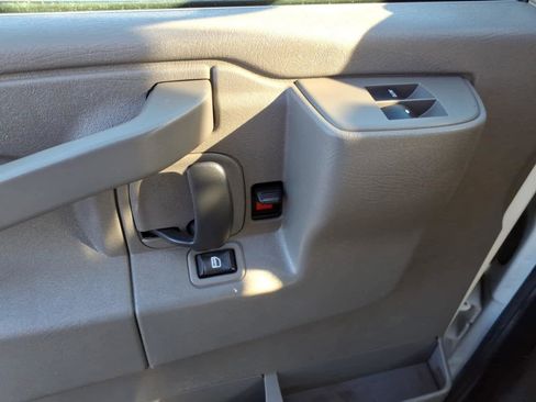 Used 2021 Chevrolet Express 3500 w/ Power Convenience Package image 3