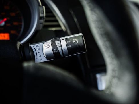 Used 2006 Nissan 350Z Touring w/ (N93) Cargo Convenience Pkg image 76