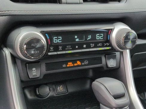 Used 2025 Toyota RAV4 XLE w/ Convenience Package FWD image 15