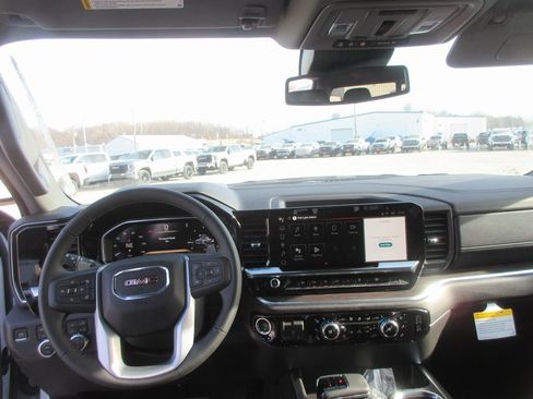 New 2026 GMC Sierra 1500 SLT image 16