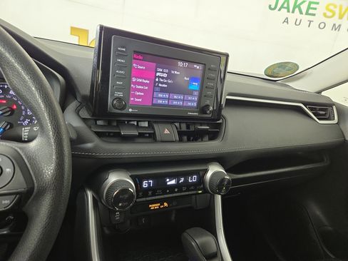 Used 2022 Toyota RAV4 LE AWD/4WD image 20