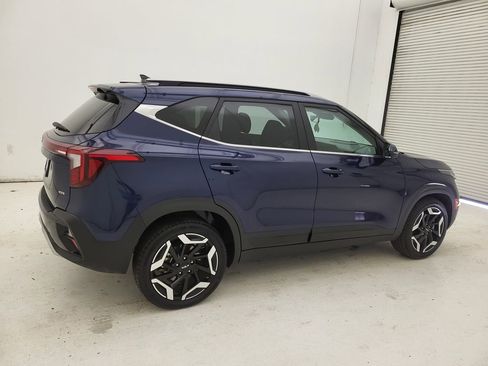 Used 2024 Kia Seltos SX w/ SX Sunroof Package AWD/4WD image 17