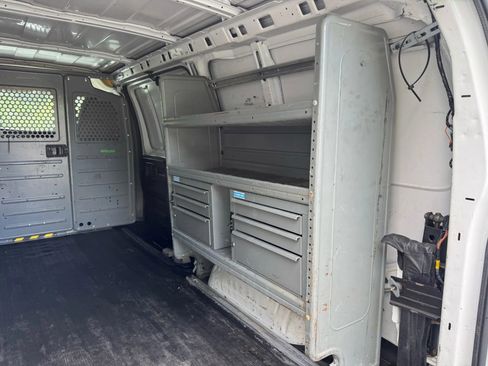 Used 2013 Chevrolet Express 3500 image 18